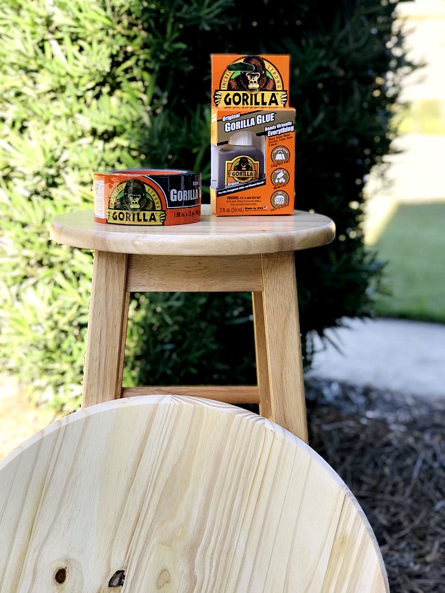 Gorilla Glue on X: Looking for quick and easy DIY Christmas decorations?  Check out this tomato cage Christmas tree decoration by The Heathered Nest  using Gorilla Spray Adhesive!    / X