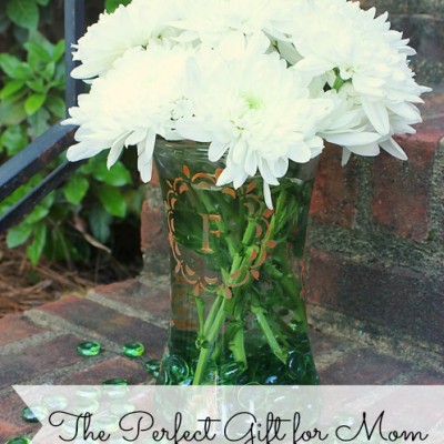Handmade Mother’s Day Gift: A Frosted Glass Vase