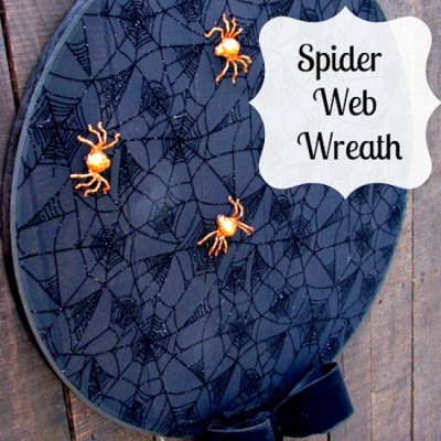 How to Make a Spider Web { A Simple Halloween Wreath }