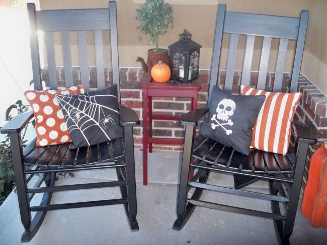 Spray Painted Halloween Pillows