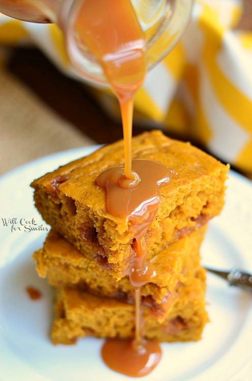 pumpkin caramel blondies