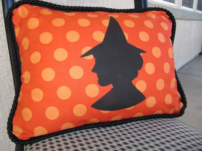 12 Halloween Pillow Ideas - Uncommon Designs