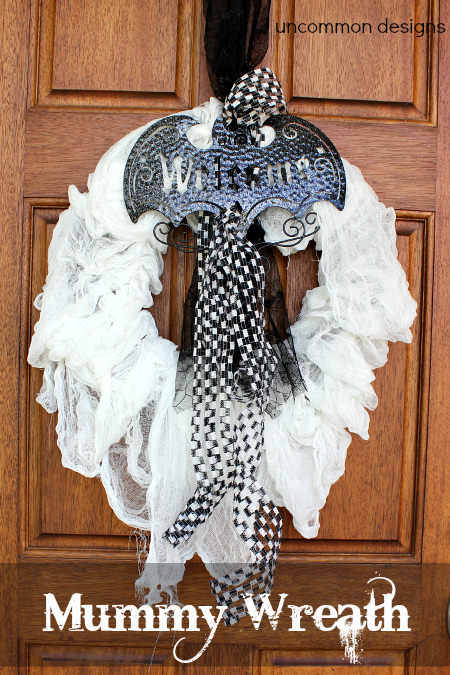 Spooky Halloween Mummy Wreath #spookyspaces