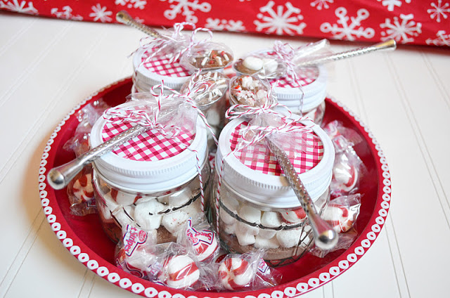 mini mason jar hot chocolate gifts
