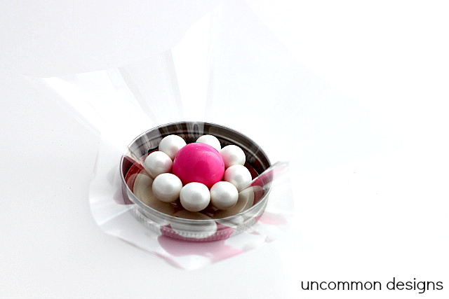 Gumball Flowers An Adorable #Valentines Treat!  www.uncommondesignsonline.com  #valentinestreat #kidscrafts