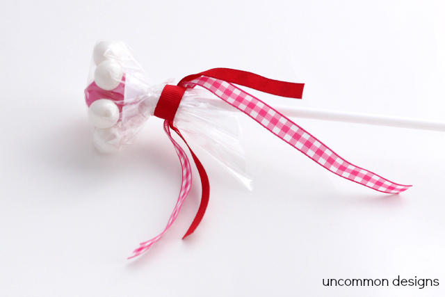 Gumball Flowers An Adorable #Valentines Treat!  www.uncommondesignsonline.com  #valentinestreat #kidscrafts