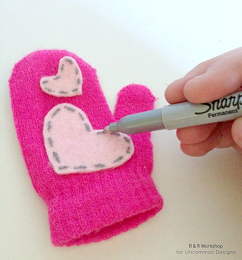 heart-appliqued-kids-mittens