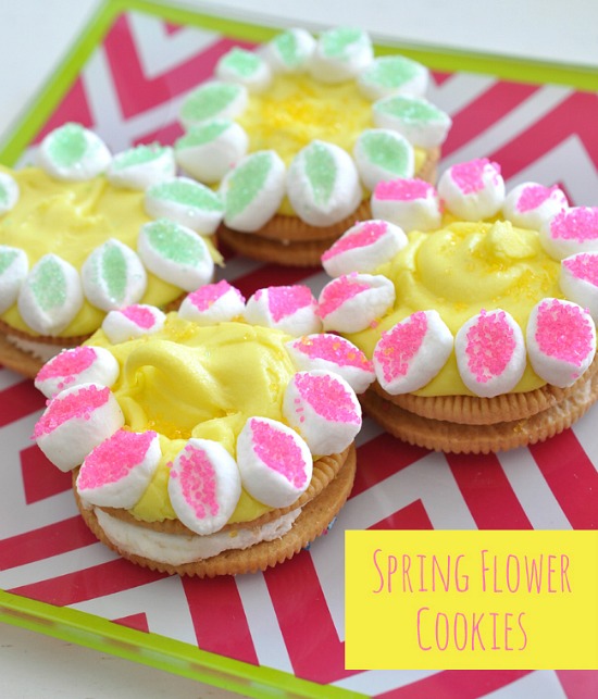 Adorably easy Spring Flower Cookies.