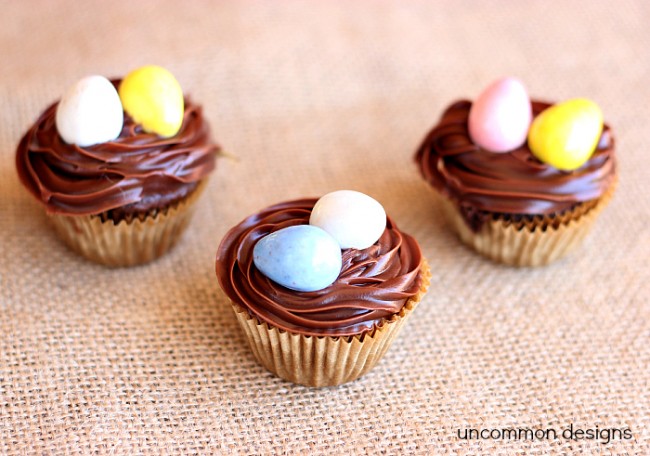 Quick and Easy Easter Cupcakes via www.uncommondesignsonline.com #Easter #Baking #Cupcakes