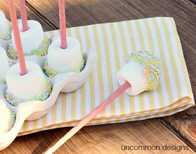 An Easter dessert idea... Marshmallow Pops!   www.uncommondesignsonline.com #Easter  #Desserts