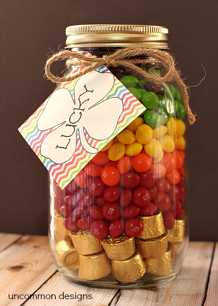 Fill Mason drinking jars with jelly beans and add a paper straw for a cute  Easter gift (2013).