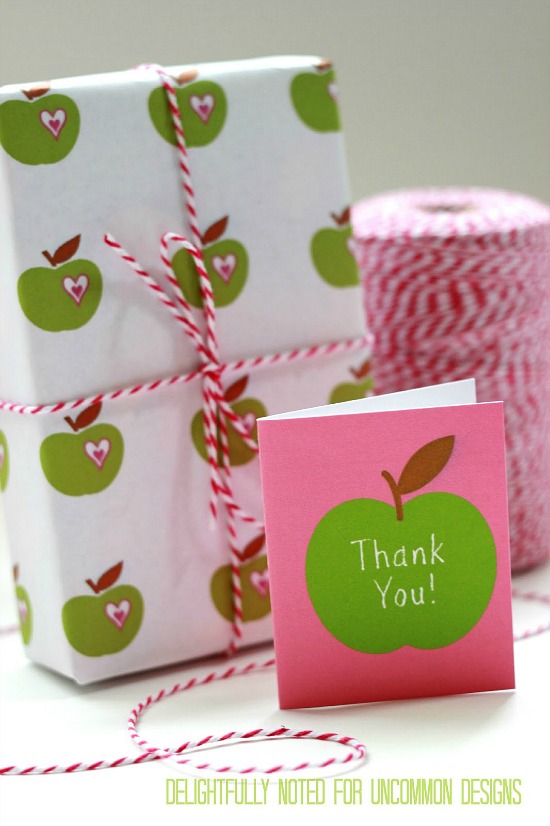 Free Teacher Appreciation Printable Gift Wrap and Mini Thank You Notes. #freeprintable #teachergift #teacherappreciation #backtoschool