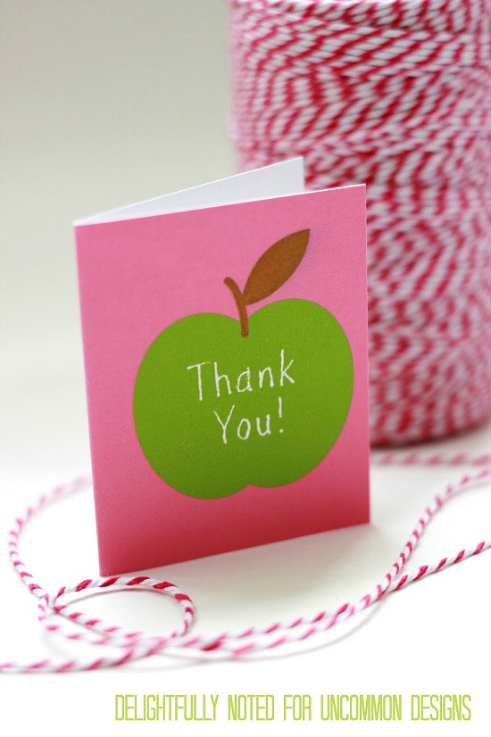 Free Teacher Appreciation Printable Gift Wrap and Mini Thank You Notes. #freeprintable #teachergift #teacherappreciation #backtoschool