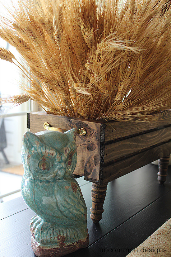 DIY Wheat Crate Centerpiece. #findingfallhometour