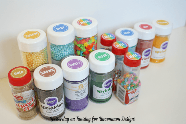 Learn how to organize sprinkles and get that pantry in order!  Includes free printable labels via Uncommon Designs 