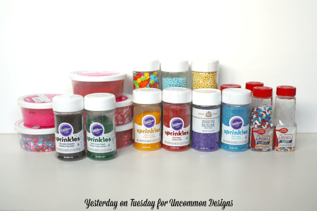 Learn how to organize sprinkles and get that pantry in order! Includes free printable labels.  via Uncommon Designs 