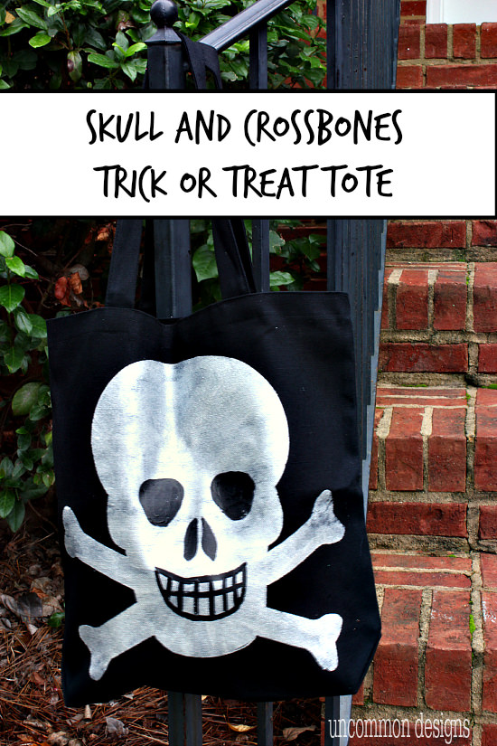 Make your own skull and crossbones tote bag for trick or treating this Halloween! ~ Uncommon Designs