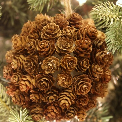 Mini Pine Cone Kissing Ball Ornament and a Giveaway