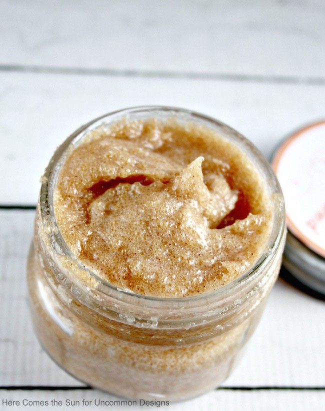 Learn how to make a Pumpkin Spice Sugar Scrub with a Free Printable Tag by Uncommon Designs