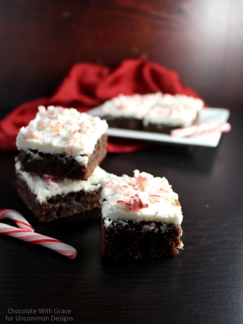 Need a simple, but delicious holiday treat idea?  Try out these Peppermint Frosted Brownies.... they are amazing!! via Uncommon Designs 