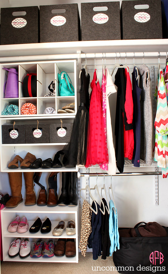 Organize a messy closet with Rubbermaid's HomeFree Closet System.  No cutting involved for a custom closet!  Uncommon Designs. #pmedia #HomeFreeLowes  #ad