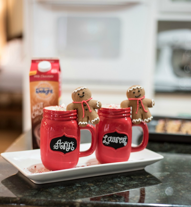 Start an easy holiday tradition with your family this year!  Decorate Gingerbread Men, Sip on Hot Chocolate and Have fun! | Uncommon Designs 