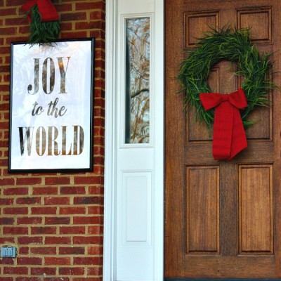 How to Decorate a Christmas Porch