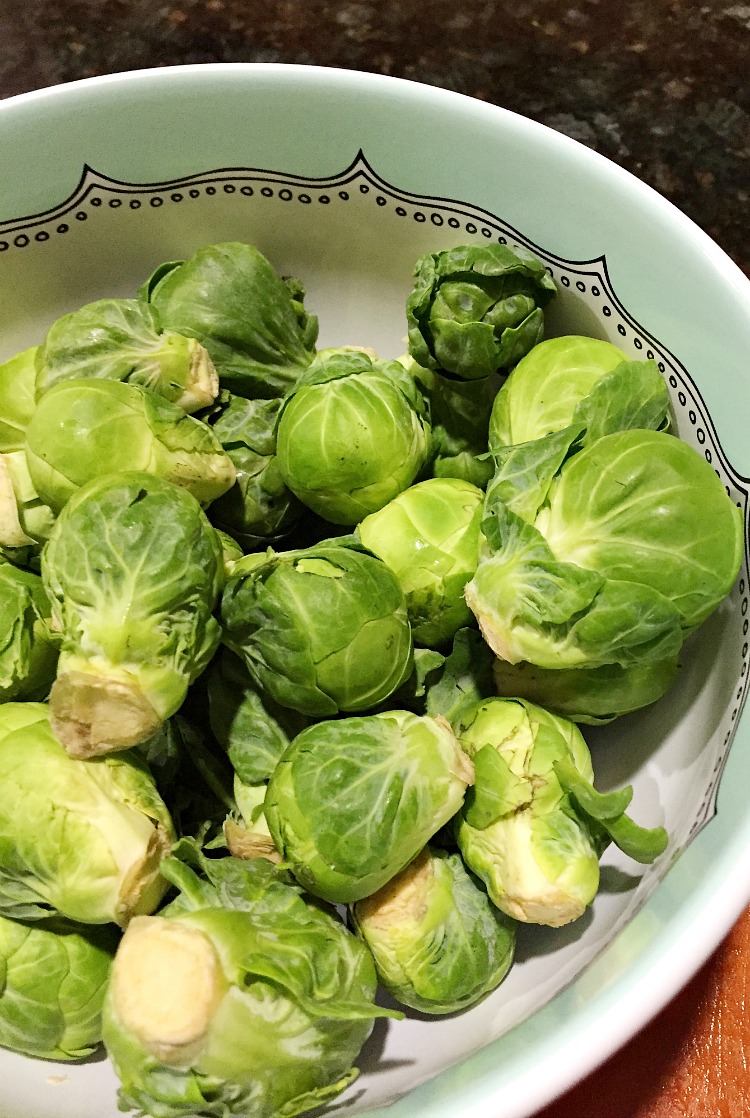 One Pot Spaghetti with Brussels Sprouts Recipe... perfect for busy families and great for weeknight meals and for busy families. See the full recipe at https://uncommondesignsonline.com/ #BrusselsSprouts #WeeknightMeals #EasyDinners