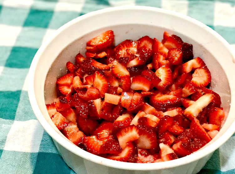 A simple, but oh-so delicious strawberry shortcake trifle recipe. Dessert has never been so good!
