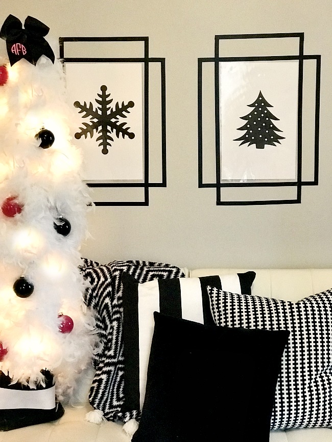 Create your own holiday wall art with washi tape wall frames! 