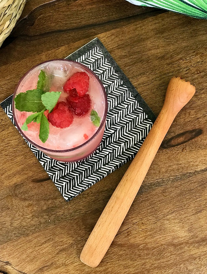 Whip up this delicious raspberry mojito cocktail. You won't believe how delicious it is! 