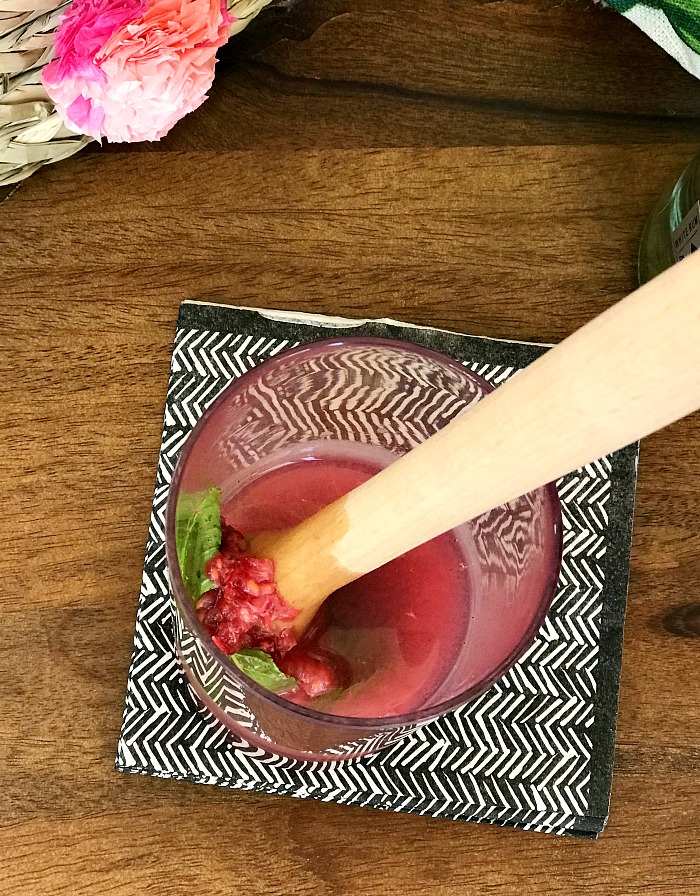 Whip up this delicious raspberry mojito cocktail. You won't believe how delicious it is! 